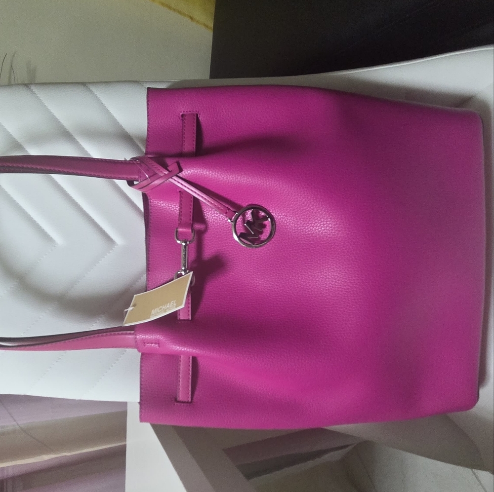 Carson Large Pebbled Leather Tote Bag. - Picture 4 of 4
